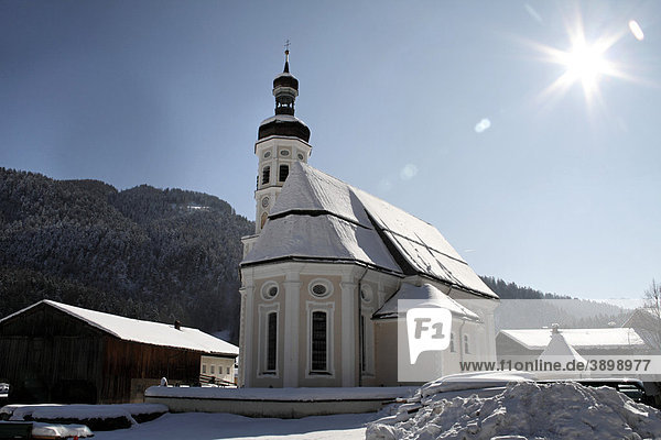 Kirche von Sachrang  Oberbayern  Bayern  Deutschland  Europa