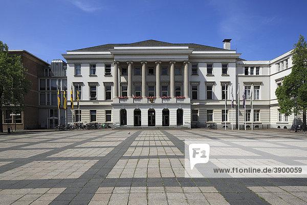 Rathaus  Von-der-Leyen-Platz  Krefeld  Nordrhein-Westfalen  Deutschland  Europa