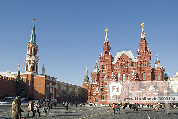 Nikolausturm und Staatliches Historisches Museum  Roter Platz  Moskau  Russland