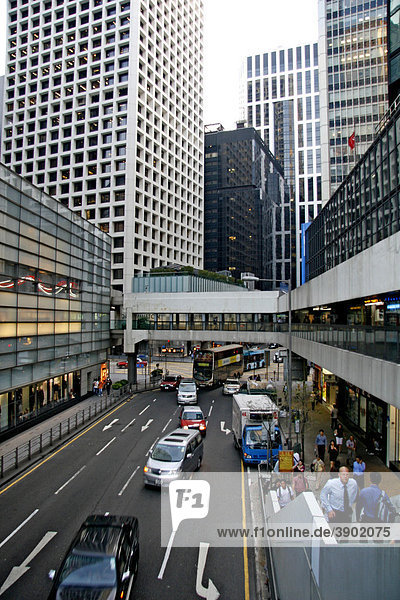 Hochhäuser  Straße  Verkehr  Central  Hong Kong Island  Hongkong  China  Asien