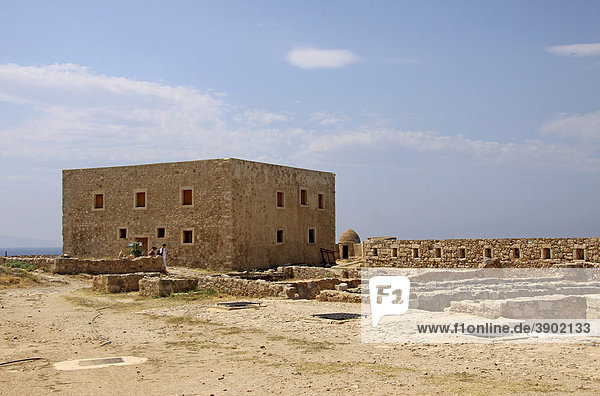 Haus des Ratsherren und Lagerhäuser  Venezianische Festung Fortezza  Burg  Rethimnon  Rethymno  Kreta  Griechenland  Europa