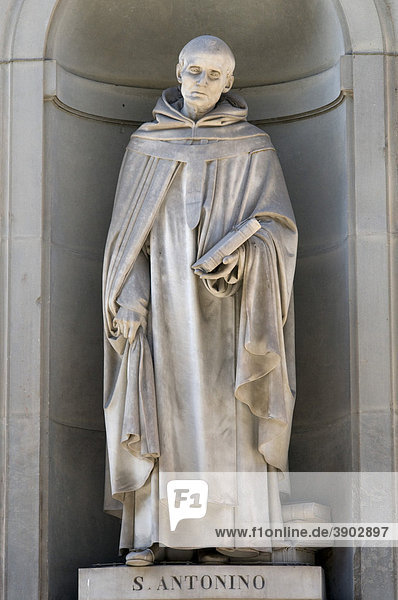 Statue des Hl. Antonino von Florenz  Uffizien  Galleria degli Uffici  Florenz  Toskana  Italien  Europa