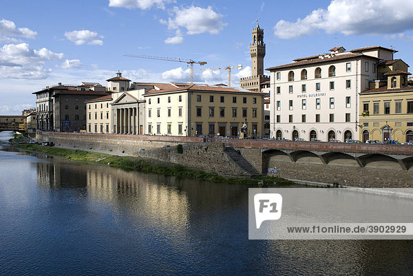 Panorama am Fluss Arno  Florenz  Toskana  Italien  Europa