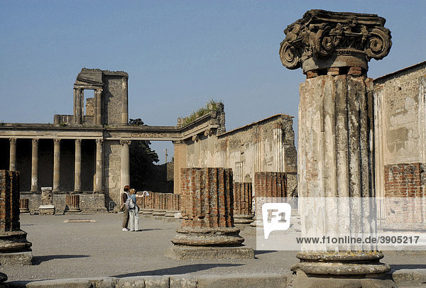 Die Basilika in Pompeji  Italien  Europa