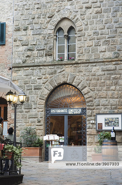 Weinhandlung  Del Duca  Restaurant  Enoteca  Volterra  Toskana  Italien  Europa