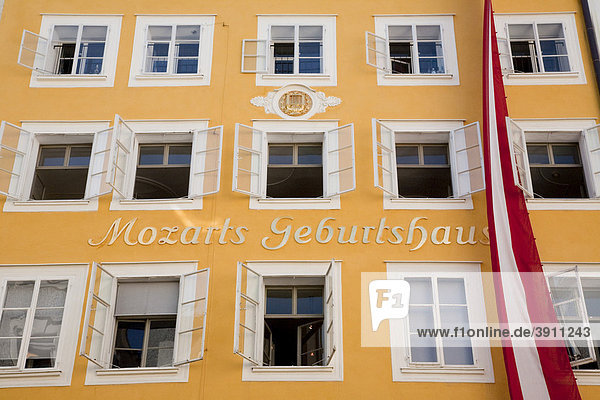 Mozarts Geburtshaus in der Getreidegasse  W. A. Mozart  Salzburg  Österreich  Europa
