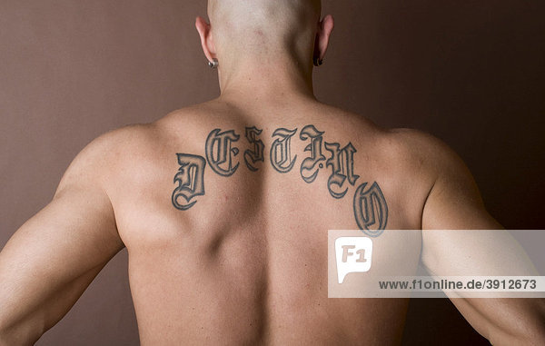 Man  muscular  back  naked  tattooed
