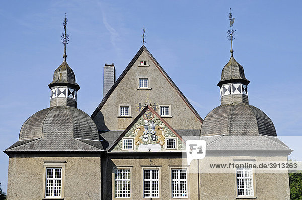Schloss Neuenhof  Wasserschloss  Baudenkmal  Lüdenscheid  Märkischer Kreis  Sauerland  Nordrhein-Westfalen  Deutschland  Europa