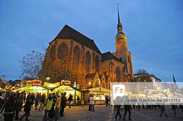 Reinoldikirche  Church of St. Reinoldus  Christmas market  Dortmund  North Rhine-Westphalia  Germany  Europe