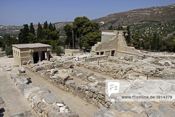 Knossos  archaeological excavation site  Minoan Palace  Heraklion  Crete  Greece  Europe