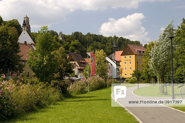 Kurpark und Ortsansicht von Waischenfeld  Wiesenttal  Fränkische Schweiz  Franken  Bayern  Deutschland  Europa
