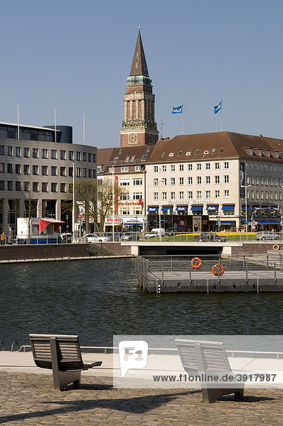 Stadtansicht mit Rathaus  Kiel  Landeshauptstadt  Schleswig-Holstein  Deutschland  Europa