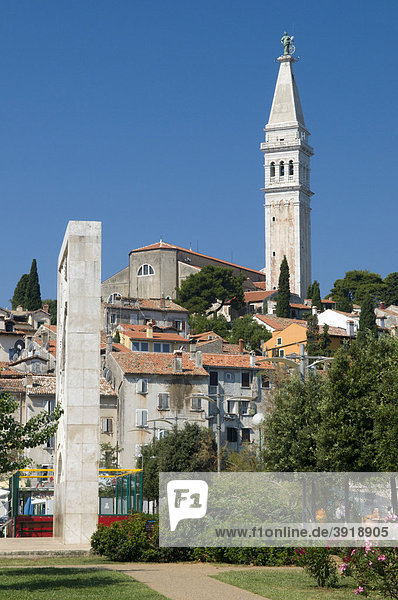 Rovinj mit Pfarrkirche Sv. Eufemija  Istrien  Kroatien  Europa