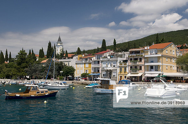 Ortsansicht und Küste  Selce  Kvarner Bucht  Kroatien  Europa