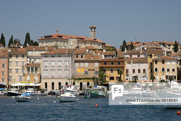 Hafen und Altstadt  Rovinj  Istrien  Kroatien  Europa