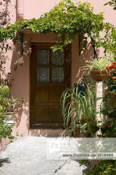 Hauseingang in der Altstadt  Menton  Cote d'Azur  Provence  Frankreich  Europa