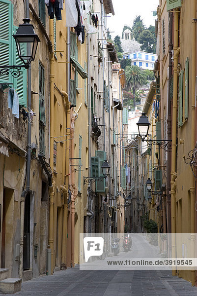 Gasse in der Altstadt  Menton  Cote d'Azur  Provence-Alpes  Frankreich  Europa