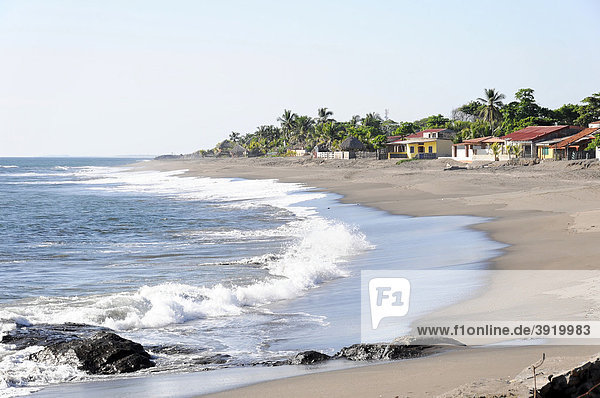 Strand bei Poneloya  Las Penitas  Leon  Nicaragua  Zentralamerika