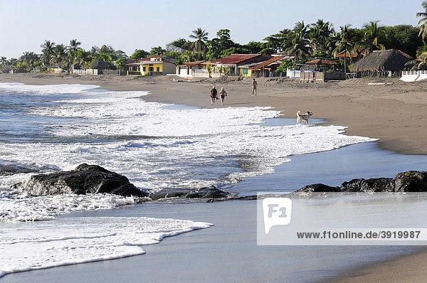 Strand bei Poneloya  Las Penitas  Leon  Nicaragua  Zentralamerika