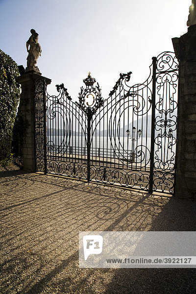 Handgeschmiedetes Tor zum See  Villa Carlotta  Comer See  Tremezzo  Lombardei  Italien  Europa