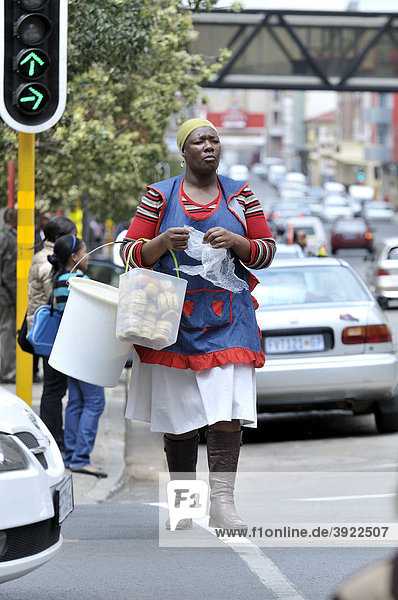 Straßenverkäuferin  Johannesburg  Südafrika  Afrika