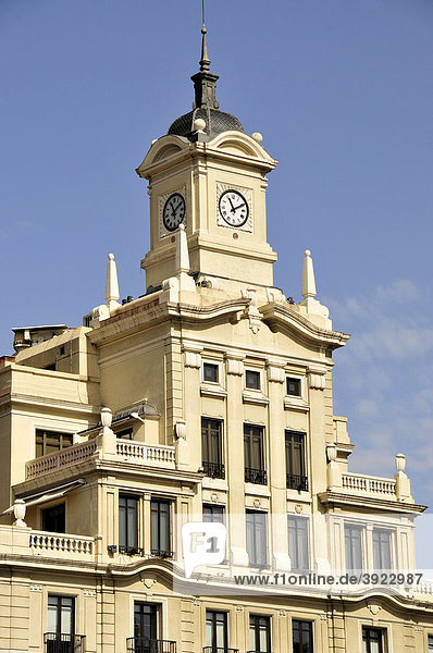 Alter Uhrturm an der Plaza de ColÛn  Madrid  Spanien  Iberische Halbinsel  Europa