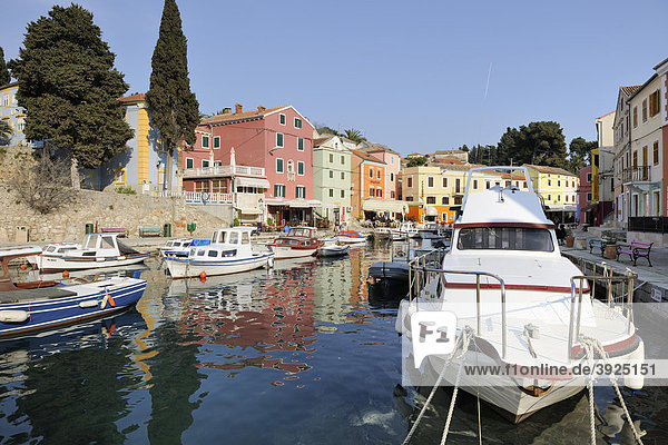 Hafen von Veli Losinj  Kroatien  Europa