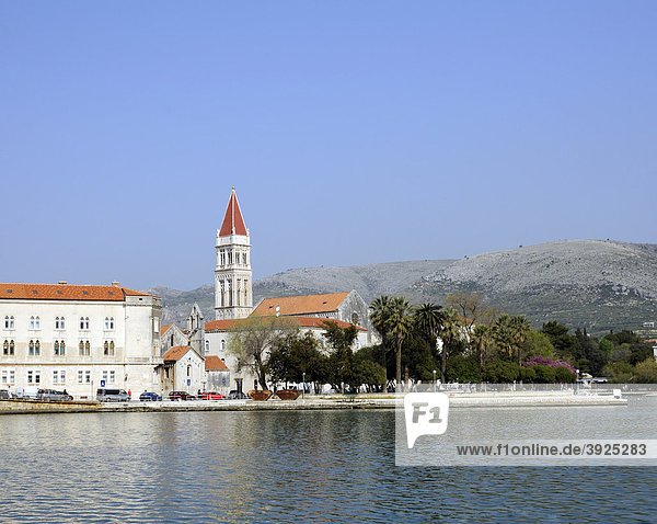 Blick auf Trogir  Kroatien  Europa