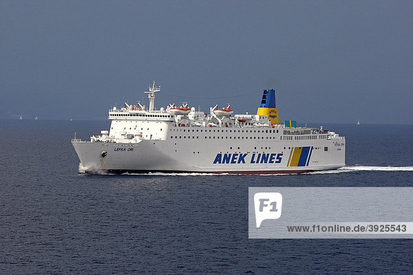 Fähre der Anek Lines vor Igoumenitsa Adria Mittelmeer Griechenland Europa