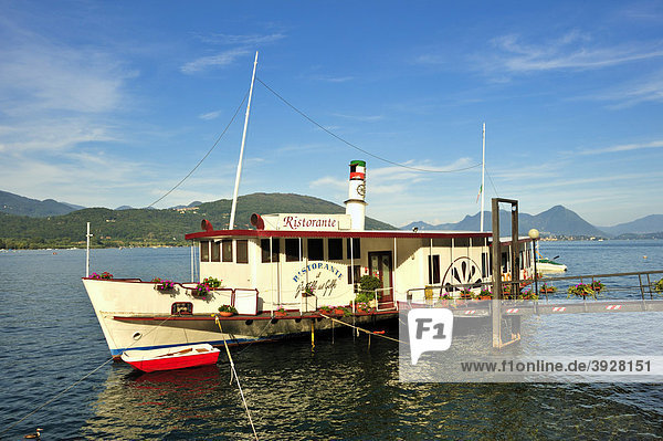 Schaufelraddampfer als Schiffsrestaurant  Feriolo  Lago Maggiore  Piemont  Italien  Europa