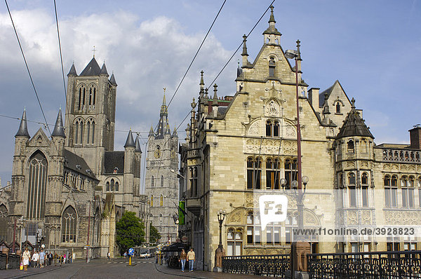 St.-Nikolaus-Kirche und Tuchhalle von der St. Michaels Brücke  Gent  Flandern  Belgien  Europa