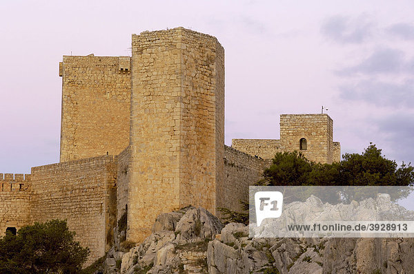 Burg Santa Catalina bei Nacht  ehemalige maurische Festung  heute ein Parador de Turismo  staatliches Hotel  JaÈn  Andalusien  Spanien  Europa