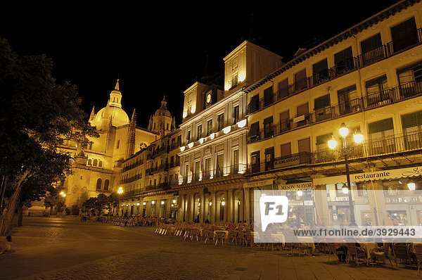 Plaza Mayor  Main square  and Cathedral at night  Segovia  Castilla LeÛn  Spain  Europe