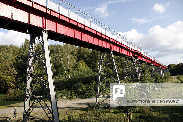 Pfeilerbrücke von 1919  Gelsenkirchen  Erzbahntrasse  Ruhrgebiet  Nordrhein-Westfalen  Deutschland  Europa