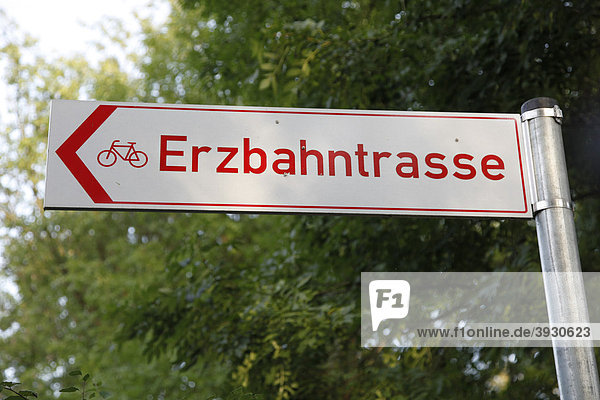 Wegweiser Erzbahntrasse  Ruhrgebiet  Nordrhein-Westfalen  Deutschland  Europa