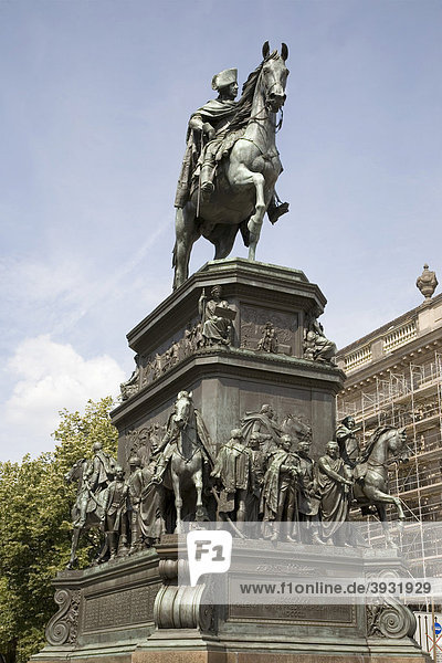 Reiterstandbild  Friedrich der Große  Unter den Linden  Berlin  Deutschland  Europa