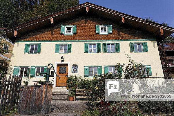 Wohnhaus im Salzburger Landhaus-Stil  Mattsee  Flachgau  Salzburger Land  Salzburg  Österreich  Europa
