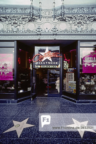 Souvenir-Shop in Haus mit historischer Fassade  Walk of Fame  Hollywood Boulevard  Los Angeles  Kalifornien  USA