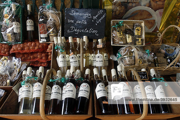 Weine  lokale Produkte  Sarlat  Dordogne  Aquitanien  Frankreich  Europa