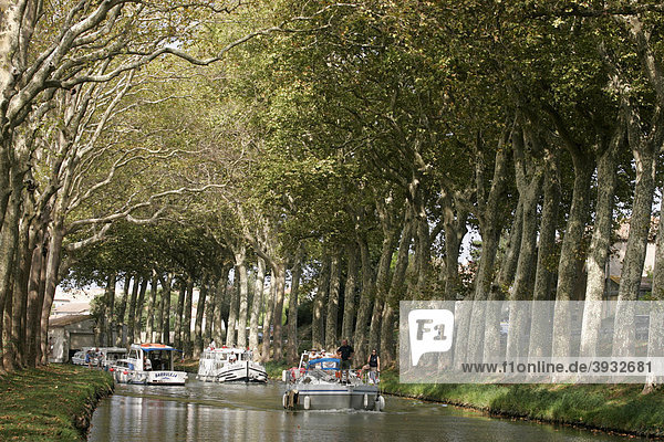 Canal  boats  Canal du Midi  Trebes  Carcassonne  Aude  France  Europe