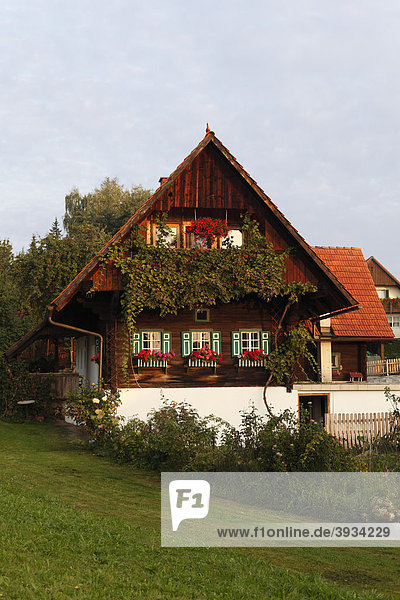Typisches Landhaus an der Schilcherstraße  Greisdorf bei St. Stefan ob Stainz  Steiermark  Österreich  Europa