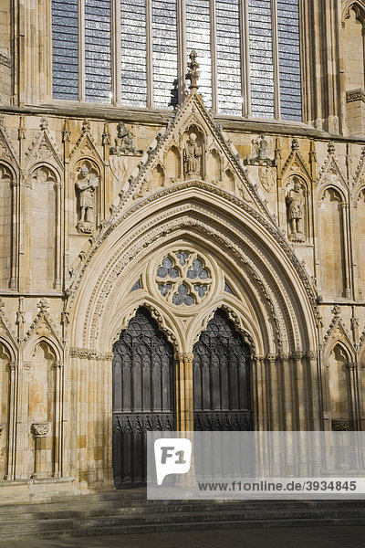 Westfassade des York Minster Münsters  York  Yorkshire  England  Vereinigtes Königreich  Europa