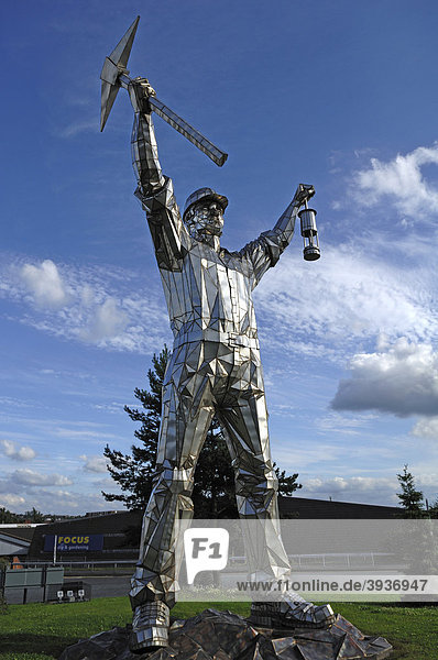 Statue The Brownhills Minor  12 m hoch  Künstler John McKenna  Chester Road  Brownhills  Staffordshire  England  Großbritannien  Europa