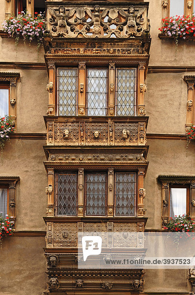 Dekorativer  mehrstöckiger Erker der Bourse aux Vins von 1609  19  Rue TÍtes  Colmar  Elsass  Frankreich  Europa