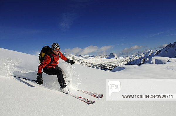 Ski Tour  Mt. Grosser Jaufen  Drei Zinnen peaks  Pragser Tal  Hochpustertal  South Tyrol  Italy  Europe