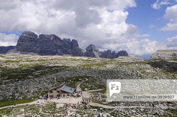 Lavaredo Hut  Alta Pusteria  Sexten Dolomites  South Tyrol  Italy  Europe