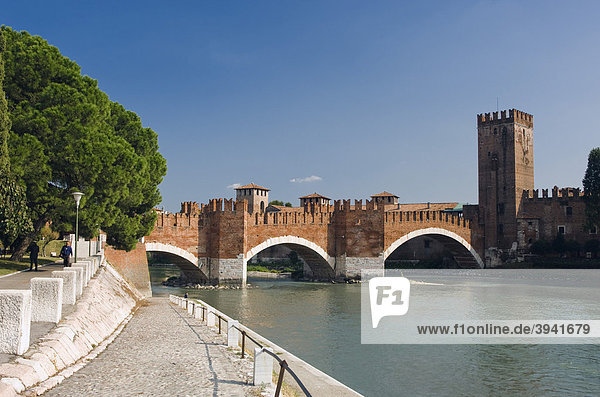 Ponte Scaligero  Castelvecchio  Fluss Etsch  Verona  Venetien  Italien  Europa