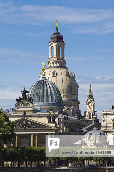 Frauenkirche  Akademie der Künste  Dresden  Sachsen  Deutschland  Europa