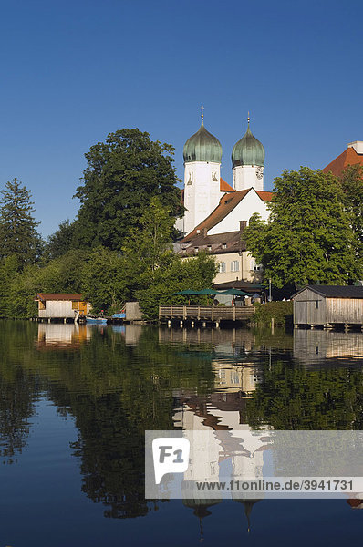 Kirche vom Kloster Seeon  Chiemgau  Oberbayern  Bayern  Deutschland  Europa
