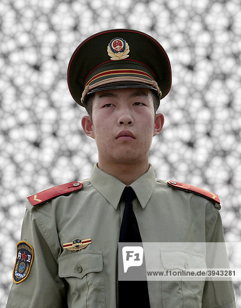 Chinese im Militär-Outfit Peking China Asien
